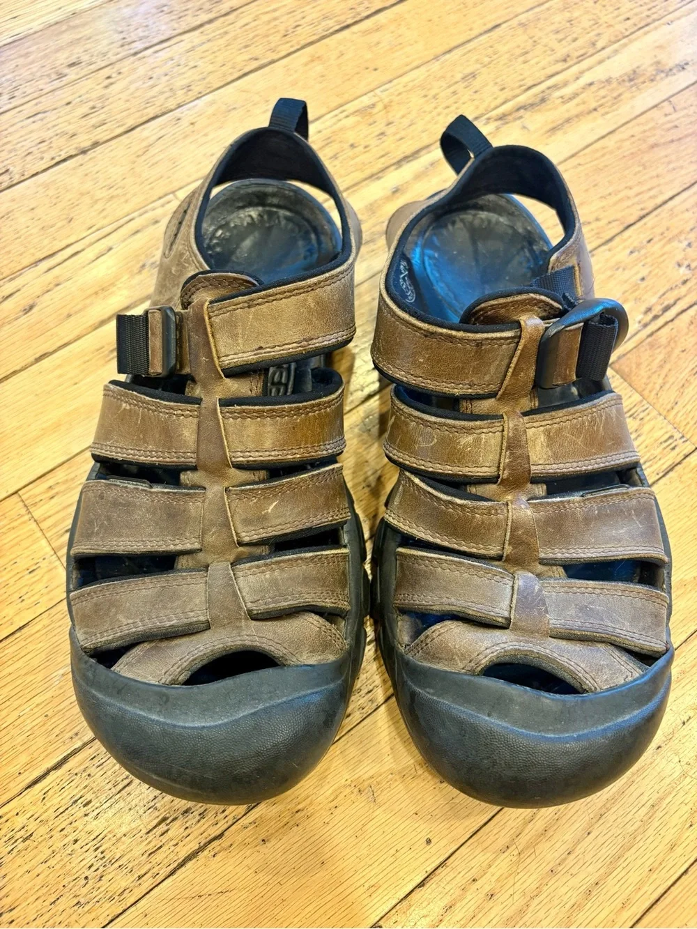 KEEN men’s brown leather Newport Fisherman Sandals